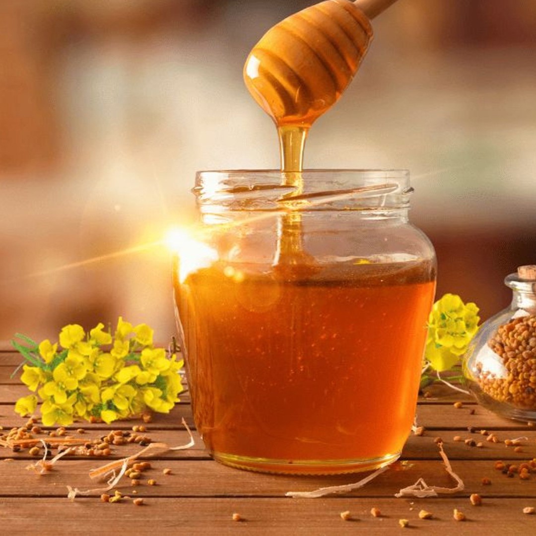 প্রাকৃতিক চাকের খাঁটি মধু